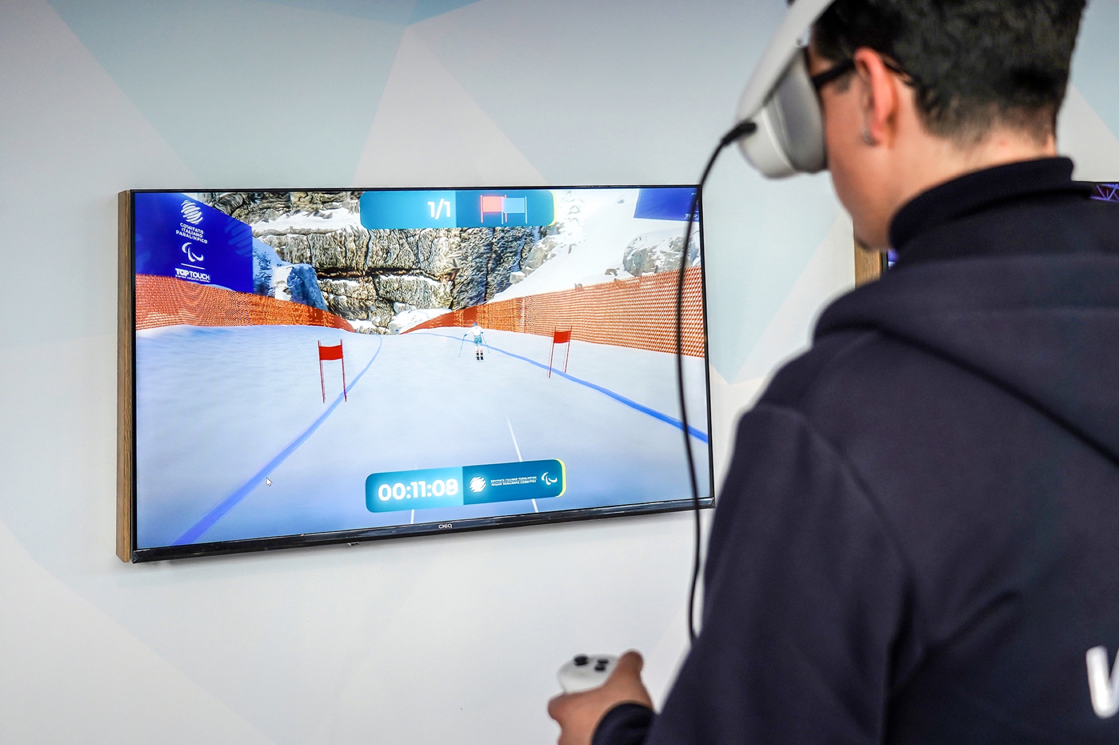 VR simulation of Paralympic downhill skiing