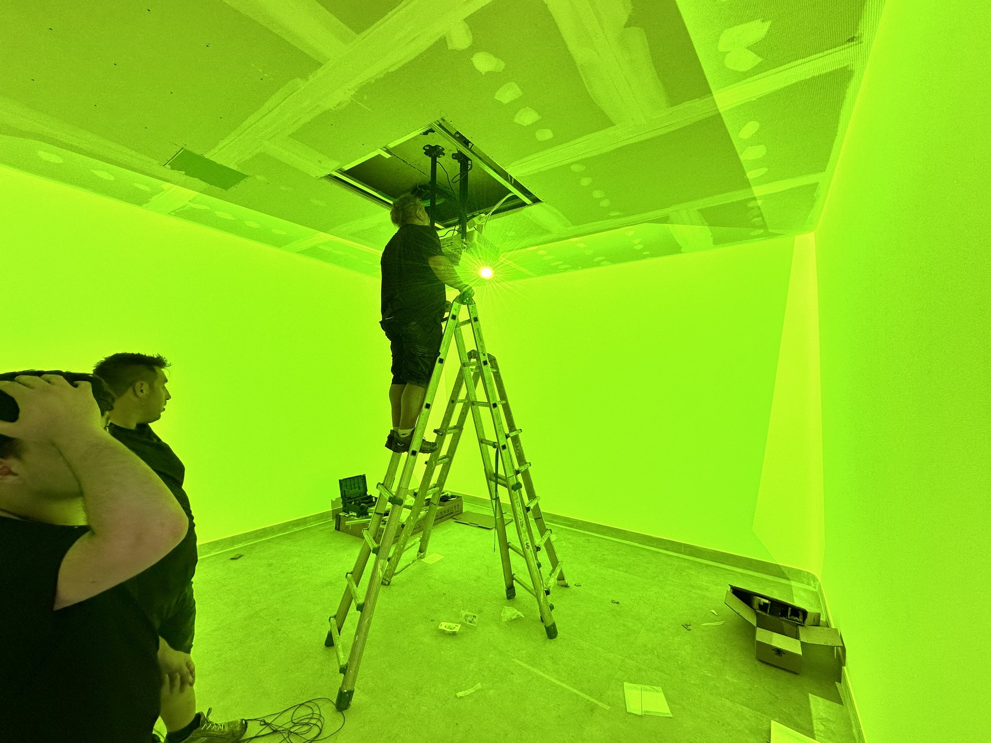 Fase di installazione dei proiettori