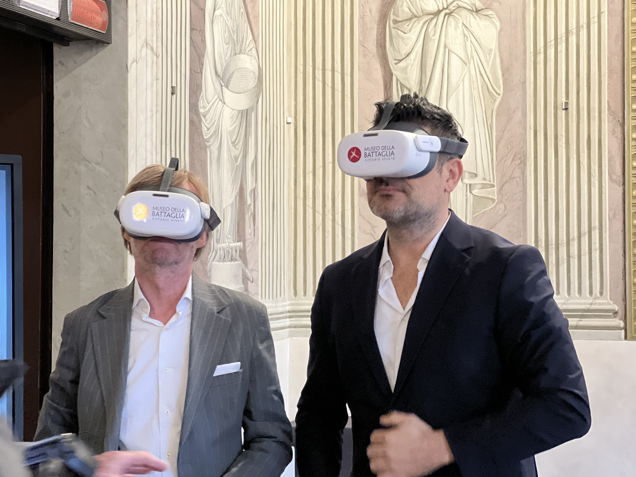 Dimostrazione dei visori VR durante la presentazione del progetto