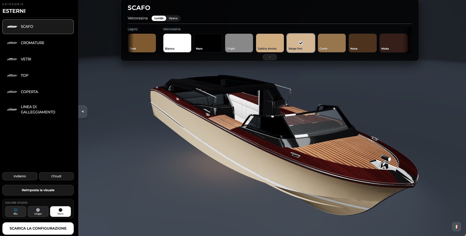 La GV30 Thunder configurata, con ponte in teak e scafo in vetroresina